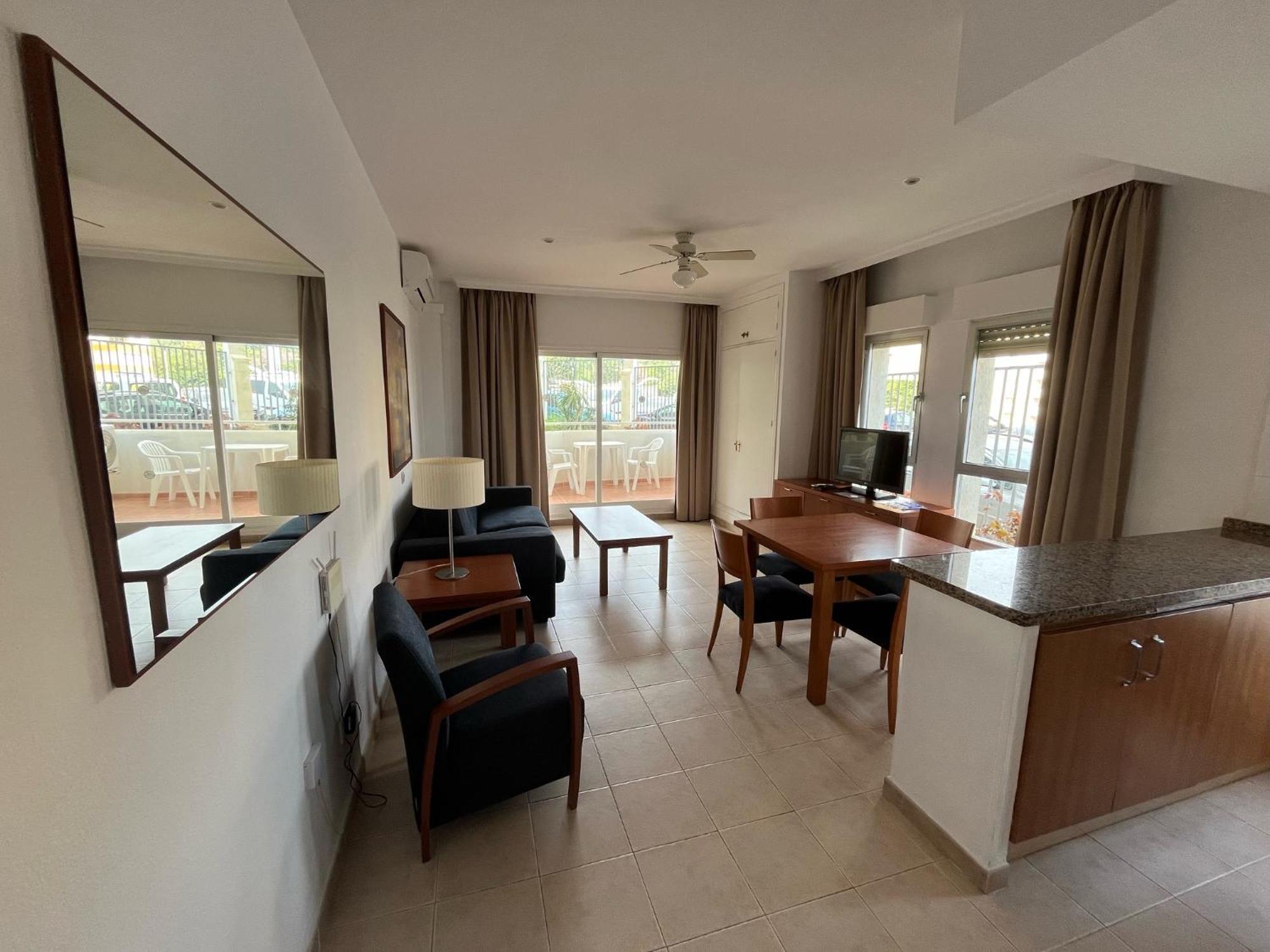 בנאלמדנה Benal Beach Vista Al Mar, Piscina Templada מראה חיצוני תמונה
