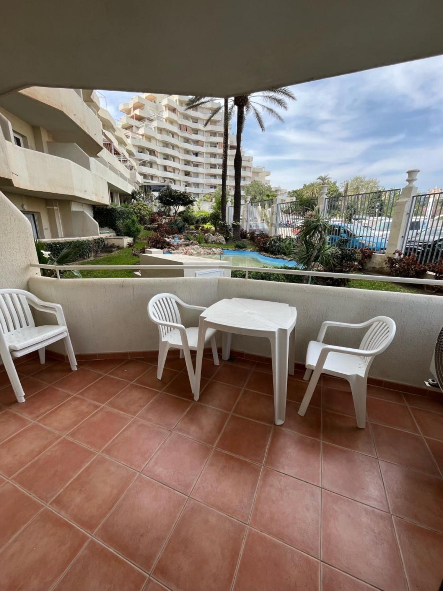 בנאלמדנה Benal Beach Vista Al Mar, Piscina Templada מראה חיצוני תמונה